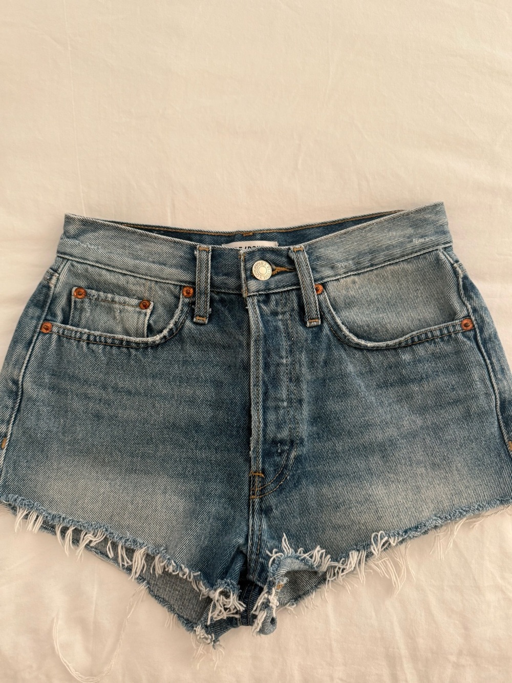 RE/DONE VINTAGE WASH DENIM CUTOFF MINI SHORTS
